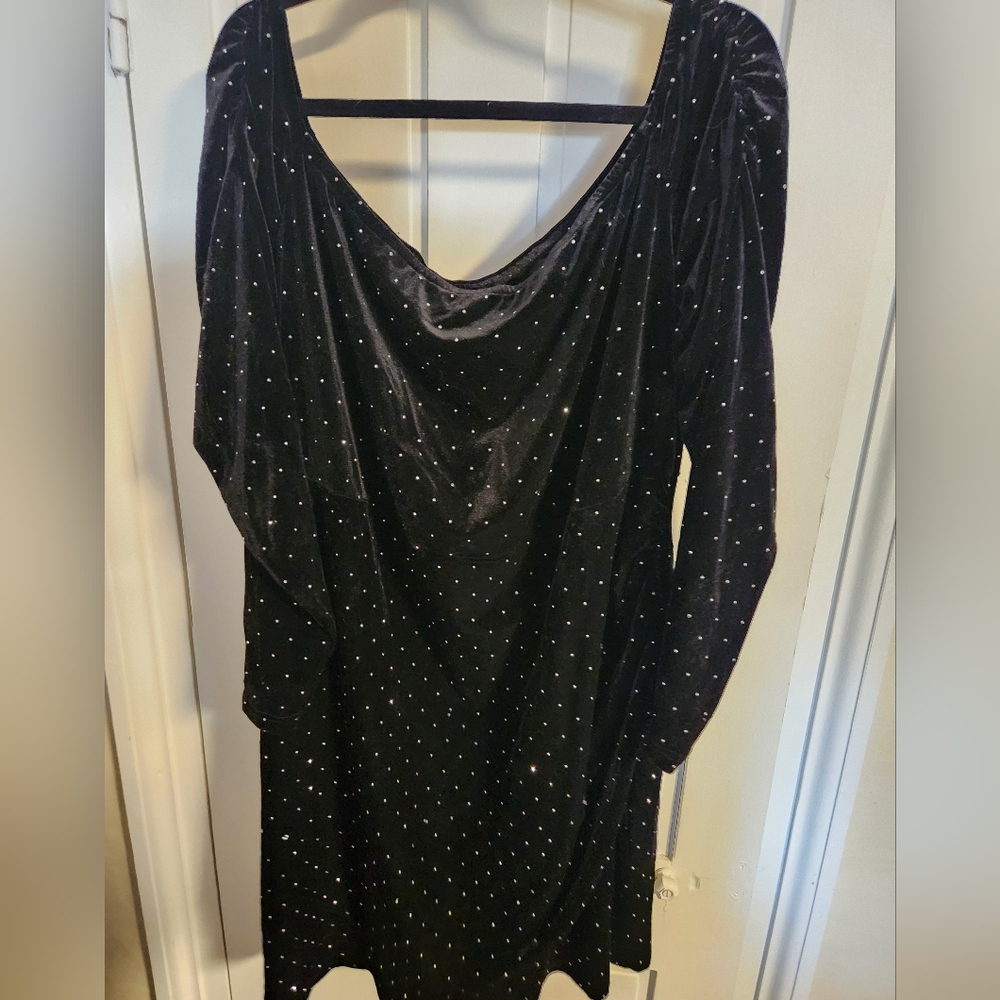 BloomChic Black Velvet Long Sleeve Dress 22 NWT